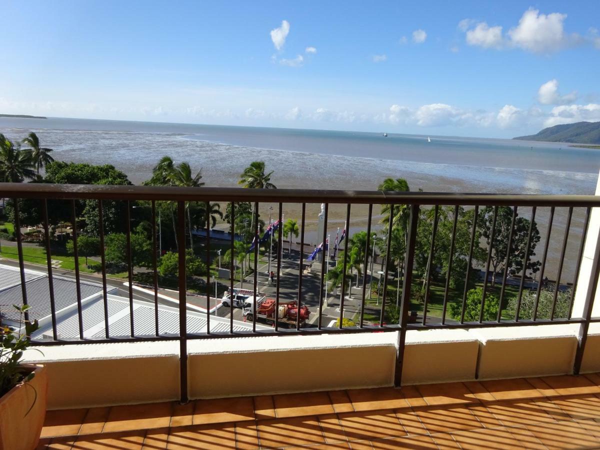 Cairns Apartment Esplanade Ocean Views Exterior photo
